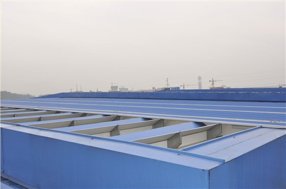 間隔風道屋脊通風氣樓(啟閉式) 間隔風道屋脊通風氣樓(啟閉式)