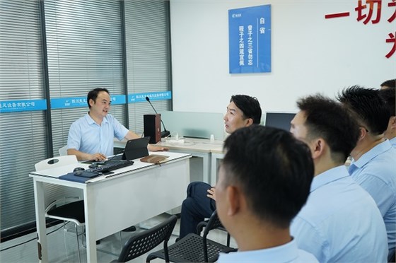 麥克威銷售總經理朱總發言 麥克威銷售總經理朱總發言