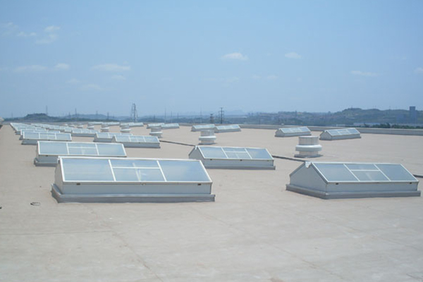 三角型電動采光排煙天窗 三角型電動采光排煙天窗